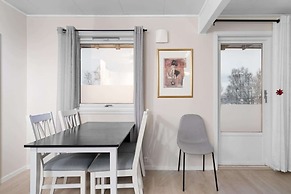 Lovly 3 Bedroom Apartment With the View of Aurora