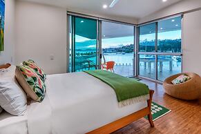 Pavillions 25 Penthouse with Marina View