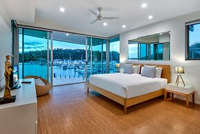 Pavillions 25 Penthouse with Marina View