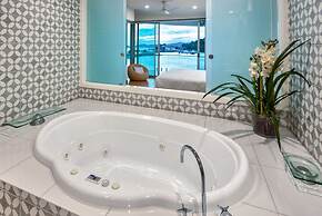 Pavillions 25 Penthouse with Marina View