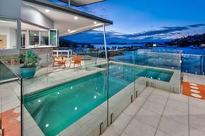 Pavillions 25 Penthouse with Marina View