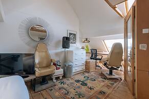Vibrant & Eclectic 3 Bedroom Flat - Bedminster, Bristol!