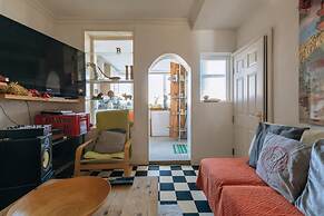 Vibrant & Eclectic 3 Bedroom Flat - Bedminster, Bristol!