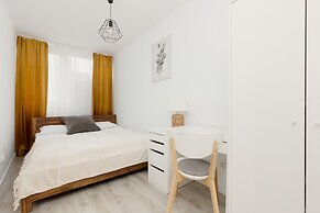 Warsaw Saski Garden Apartment by Renters
