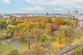 Warsaw Saski Garden Apartment by Renters