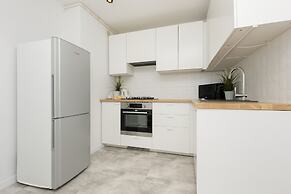 Warsaw Saski Garden Apartment by Renters