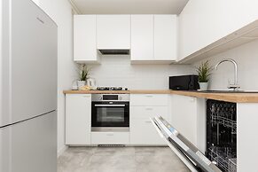 Warsaw Saski Garden Apartment by Renters