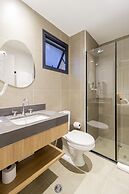 Charlie Uwin Brooklin