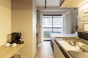 Charlie Uwin Brooklin