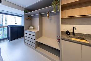 Charlie Uwin Brooklin