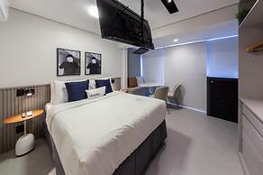 Charlie Uwin Brooklin