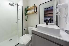 Charlie Uwin Brooklin