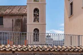 Piazza Venezia Charming Apartment