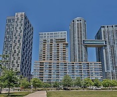 Toronto. 21 Iceboat 19 Floor