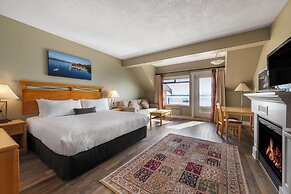 Sidney Waterfront Inn & Suites