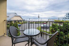 Sidney Waterfront Inn & Suites
