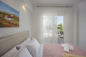 Blue Hills Villas by Estia