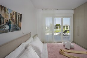 Blue Hills Villas by Estia