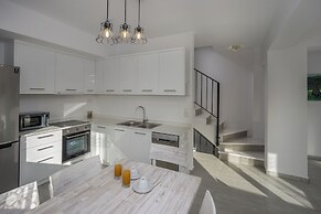 Blue Hills Villas by Estia