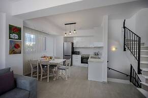 Blue Hills Villas by Estia