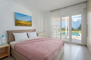 Blue Hills Villas by Estia