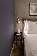 Charlie Nik Vila Mariana