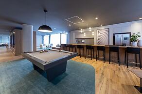 Charlie Nik Vila Mariana