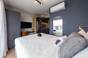 Charlie Nik Vila Mariana