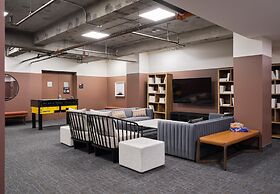 Arlo, BW Signature Collection