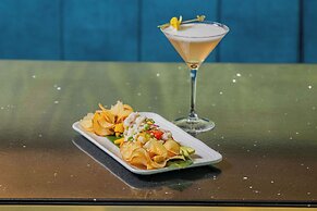 The Hiatus Clearwater Beach, Curio Collection By Hilton