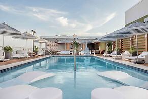 The Hiatus Clearwater Beach, Curio Collection By Hilton