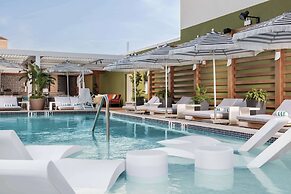 The Hiatus Clearwater Beach, Curio Collection By Hilton