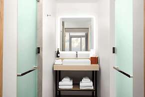 The Hiatus Clearwater Beach, Curio Collection By Hilton