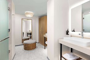 The Hiatus Clearwater Beach, Curio Collection By Hilton