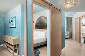 The Hiatus Clearwater Beach, Curio Collection By Hilton