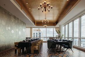 The Hiatus Clearwater Beach, Curio Collection By Hilton