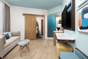 The Hiatus Clearwater Beach, Curio Collection By Hilton