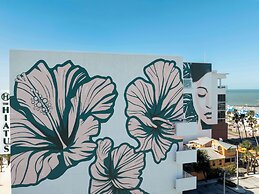The Hiatus Clearwater Beach, Curio Collection By Hilton