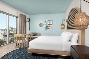 The Hiatus Clearwater Beach, Curio Collection By Hilton