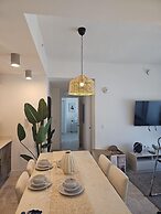 Top Location Stunning Condo in Brickell