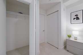 Top Location Stunning Condo in Brickell