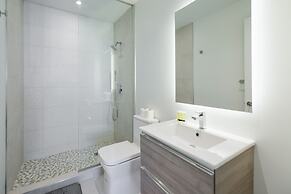 Top Location Stunning Condo in Brickell