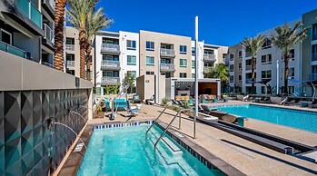 Global Luxury Suites Irvine