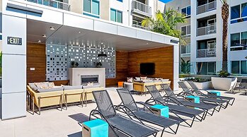 Global Luxury Suites Irvine