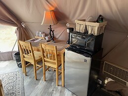 Canyonlands Dome Resort