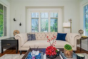 Elegant & Cozy Escape West Vancouver