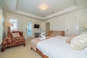 Elegant & Cozy Escape West Vancouver