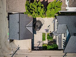 Elegant & Cozy Escape West Vancouver