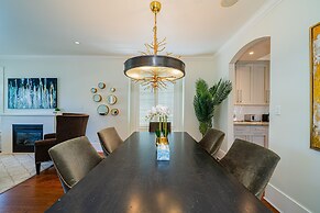 Elegant & Cozy Escape West Vancouver