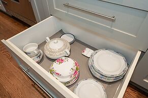 Elegant & Cozy Escape West Vancouver